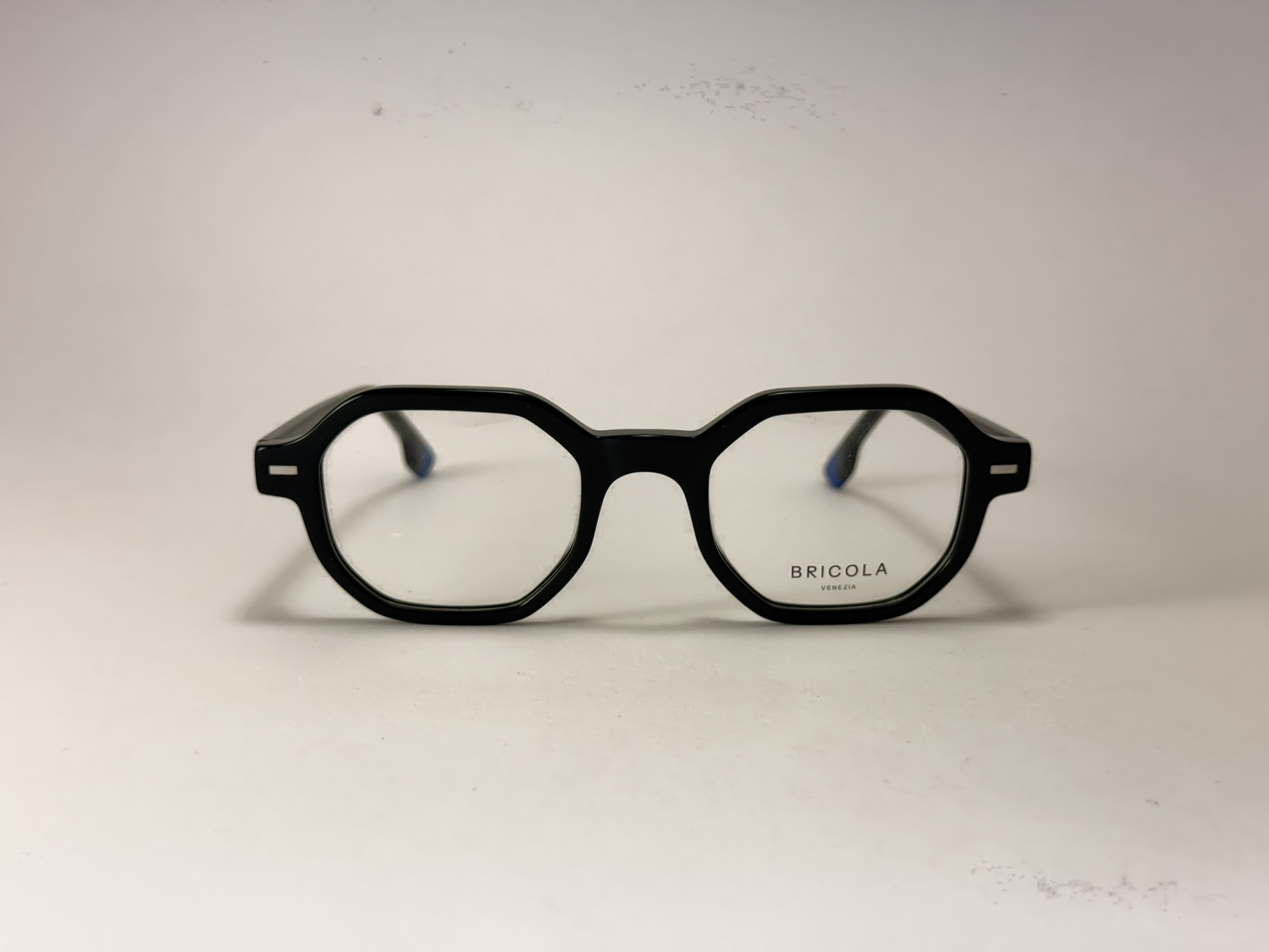 Burano C01 Black