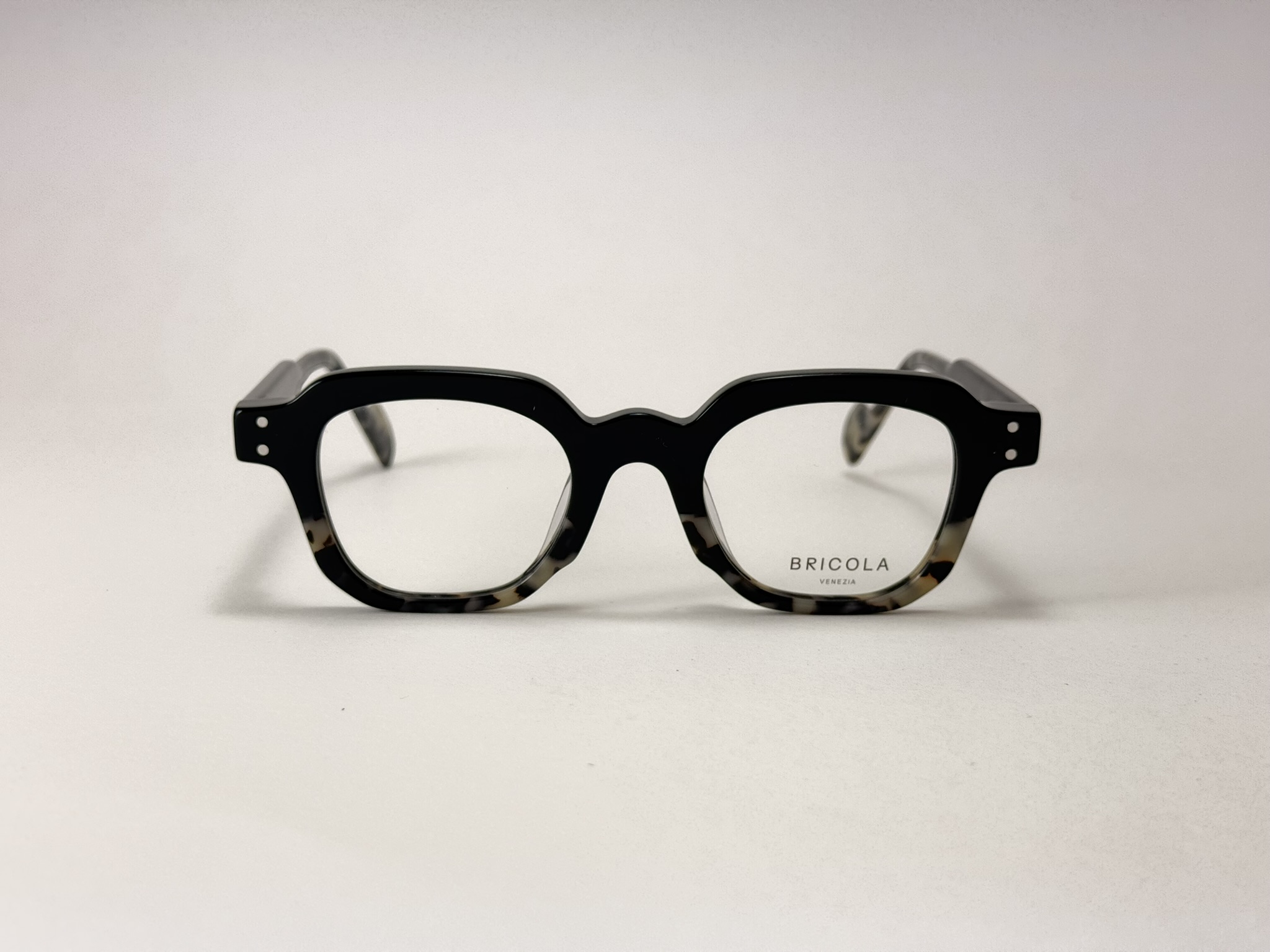 Celestia C01 Black
